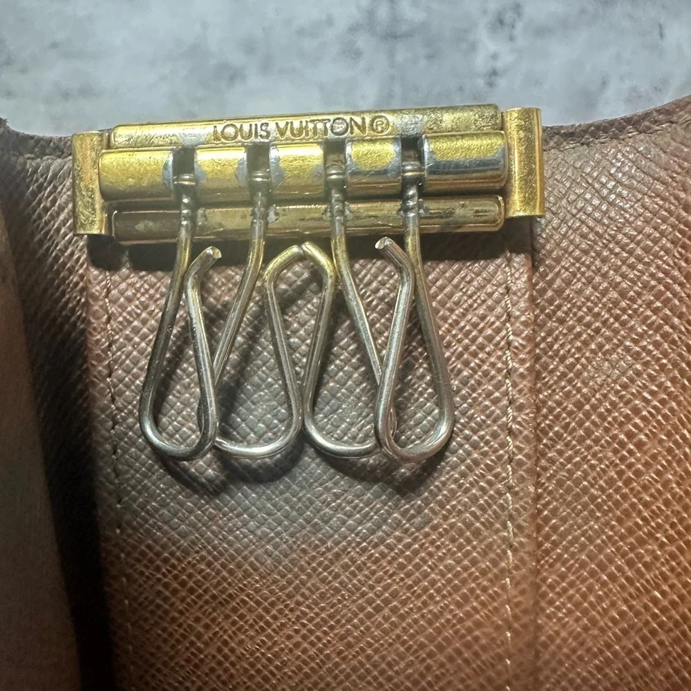 LOUIS VUITTON Monogram Multiples 4 Ring Key Holder​​​